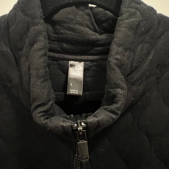 GapFit Quilted Jacquard Half-Zip Pullover - Picture 4 of 5